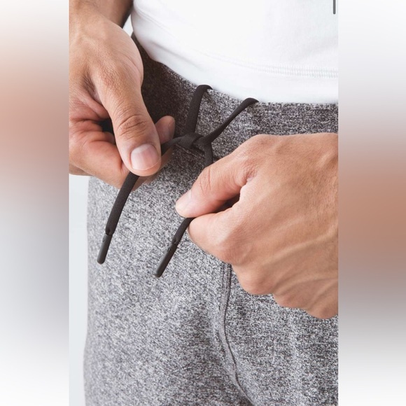 Lululemon Kung -Fu Pant 2.0 Heathered Black Size M (Fourth Release) - Picture 6 of 16